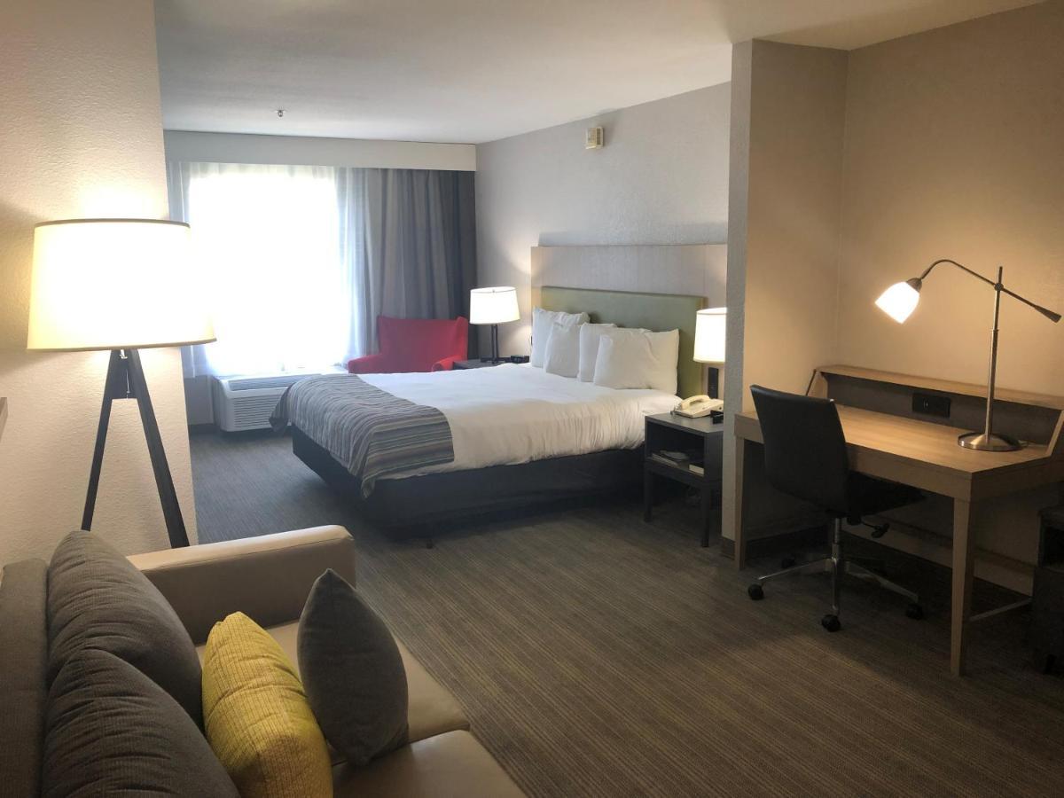 Hotel Country & By Radisson, Ruston, La